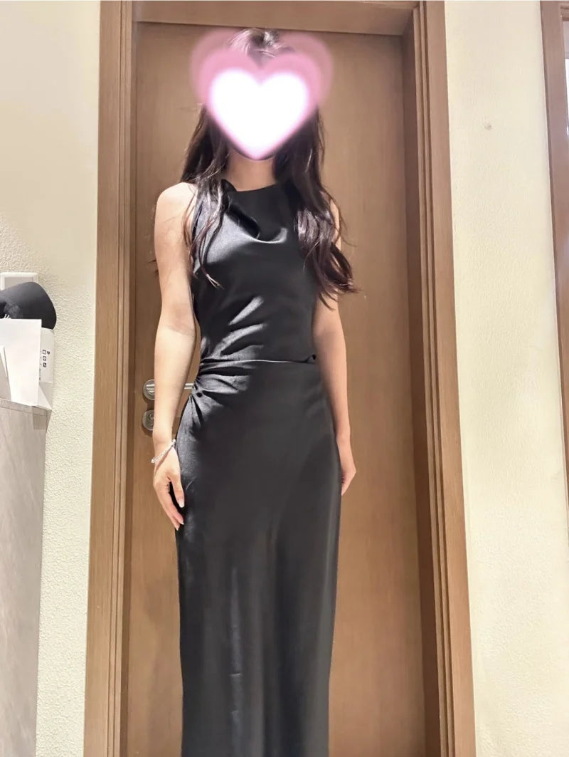 שמלת סליפ סאטן · מחשוף קאול נופל — מידי מבריק